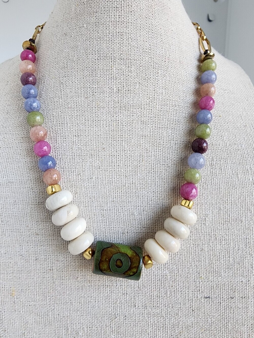 Colorful Agate Beaded Necklace Statement Pendant Gold Tone 18"